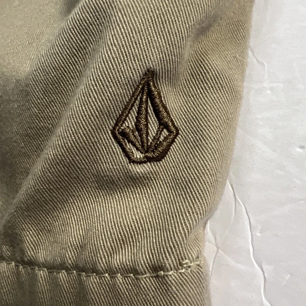 Volcom Khaki Chino Shorts Men's Size 36 Beige Flat Front Casual Skate